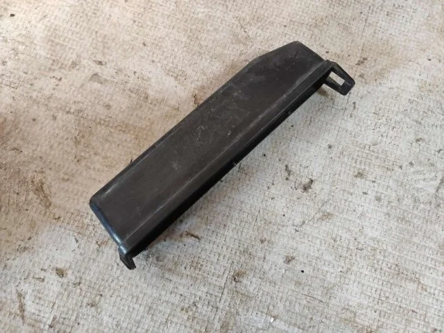 Крышка блока предохранителей MITSUBISHI LANCER IX CS 2003-2005, LANCER CEDIA RHD CS 2000-2003, LANCER IX CS 2005-2010