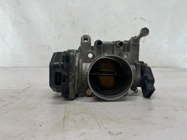 Заслонка дроссельная V75W MITSUBISHI PAJERO III / MONTERO III V6 / V7 2000-2002, PAJERO III / MONTERO III V6 / V7 2003-2006