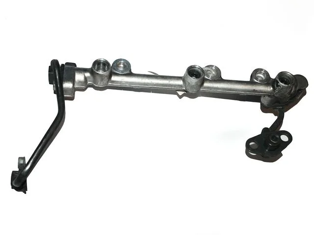 Рампа топливная правая MITSUBISHI PAJERO III / MONTERO III V6 / V7 2000-2002, PAJERO II / MONTERO II V1 / V2 / V3 / V4 1997-2000
