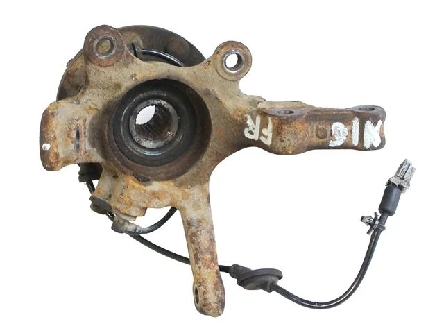 Кулак поворотный правый NISSAN ALMERA N16 2003-2006, ALMERA N16 2000-2003