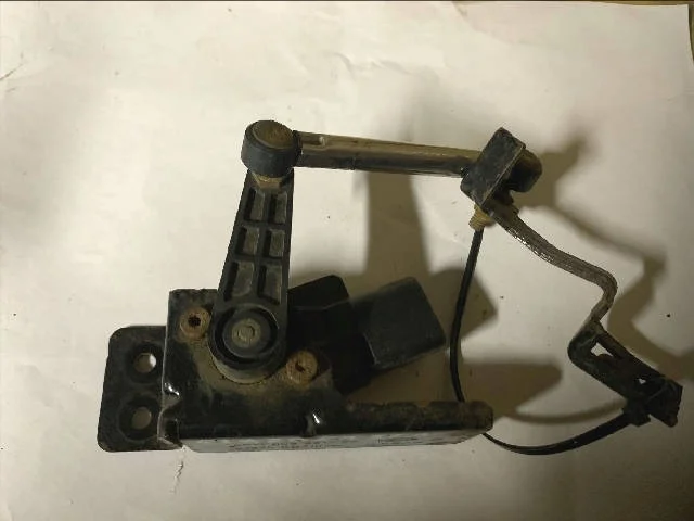 Датчик положения кузова задний NISSAN PATHFINDER R51 2005-2010, PATHFINDER R51 2010-2014