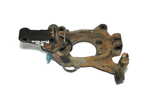 Кулак поворотный левый NISSAN MURANO Z50 2003-2008, TEANA J31 2003-2005, TEANA J31 2006-2008