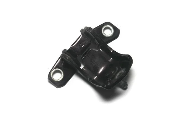 Петля двери задней правой верхняя MAZDA MAZDA 2 DE 2007-2010, MAZDA 2 DE 2010-2014, MAZDA 6 GH 2007-2010, MAZDA 6 GH 2010-2012, CX-7 ER 2006-2009
