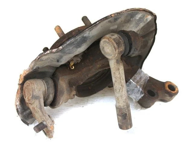 Кулак поворотный левый TOYOTA AVENSIS T250 2006-2008, AVENSIS T250 2003-2006