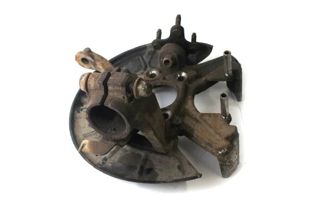 Кулак поворотный правый VOLKSWAGEN JETTA V 1K2 / 1K5 2005-2011, GOLF V 1K1 / 1K5 2003-2009, SKODA OCTAVIA II 1Z 2004-2008, OCTAVIA II 1Z 2008-2013