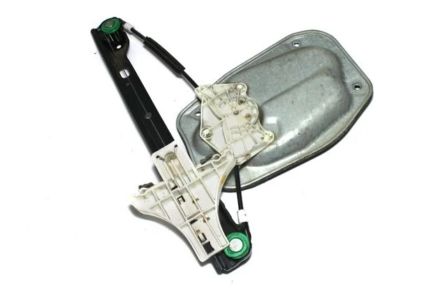 Стеклоподъемник двери задней правой VOLKSWAGEN JETTA V 1K2 / 1K5 2005-2011