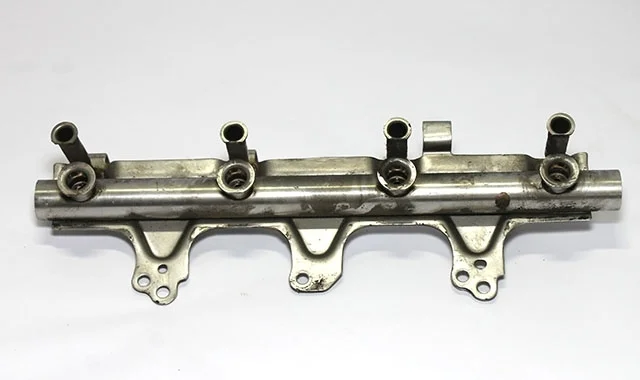 Рампа топливная VOLKSWAGEN JETTA VI 162 / 163 / AV2 / AV3 2010-2014, PASSAT B7 2011-2015, JETTA V 1K2 / 1K5 2005-2011, GOLF VI 5K1 / AJ5 2009-2013