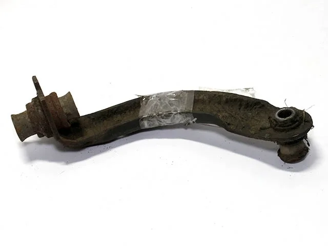 Тяга переднего подрамника левая NISSAN NOTE E11 2005-2008, NOTE E11 2008-2012, CUBE II Z11 2002-2005, CUBE II Z11 2005-2006, CUBE II Z11 2007-2008