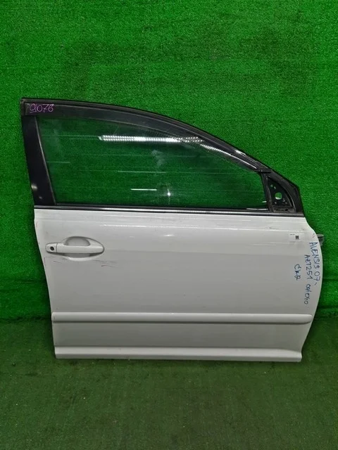 Дверь передняя правая (потерта) AZT251 TOYOTA AVENSIS T250 2006-2008, AVENSIS T250 2003-2006