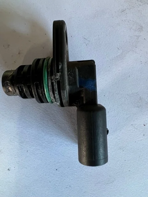 Датчик положения распредвала 137 VOLKSWAGEN CADDY II 9U7 / 9K9B / 9K9A 1995-2004, JETTA VI 162 / 163 / AV2 / AV3 2010-2014, PASSAT CC II 358 2012-2017