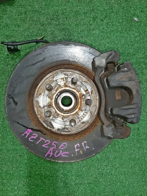 Кулак поворотный правый AZT250 TOYOTA AVENSIS T250 2006-2008, AVENSIS T250 2003-2006