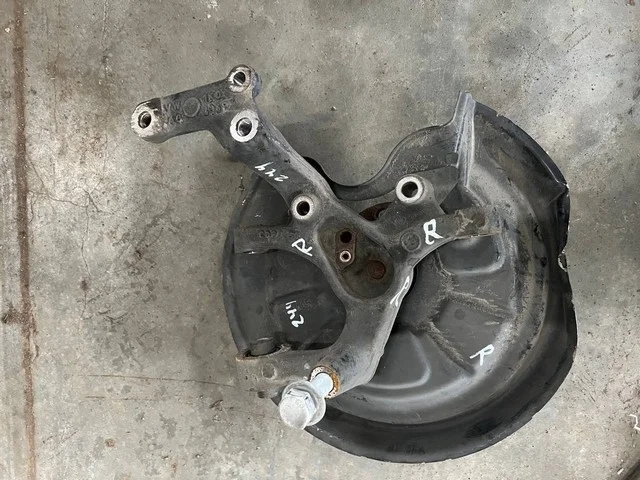 Кулак задний правый 1K2 VOLKSWAGEN JETTA V 1K2 / 1K5 2005-2011, GOLF V 1K1 / 1K5 2003-2009, GOLF VI 5K1 / AJ5 2009-2013, TOURAN I 1T1 / 1T2 2003-2006