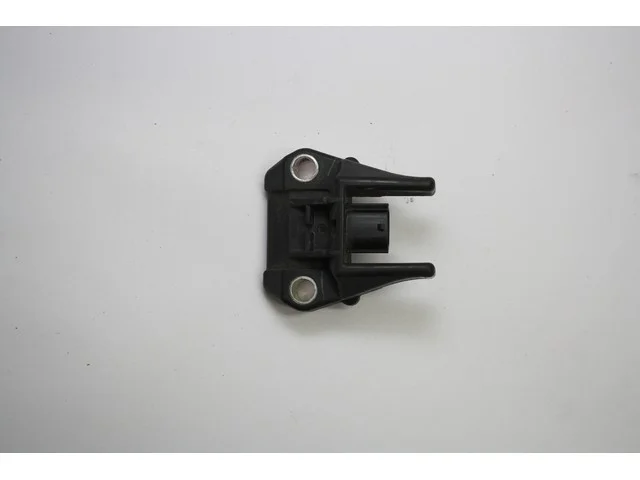 Датчик удара передний UZS186 TOYOTA CROWN MAJESTA S180 2004-2006, LEXUS LS III 430 F30 2000-2003, LS III 430 F30 2003-2006
