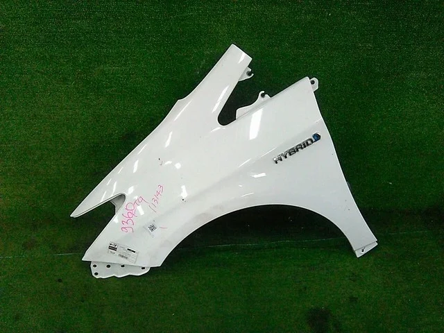 Крыло переднее левое (царапины) ZVW30 TOYOTA PRIUS XW30 2009-2011