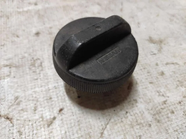 Крышка топливного бака NISSAN MAXIMA A32 1994-2000, STAGEA II M35 2001-2007, SKYLINE V35 2001-2004, SKYLINE V35 2004-2007