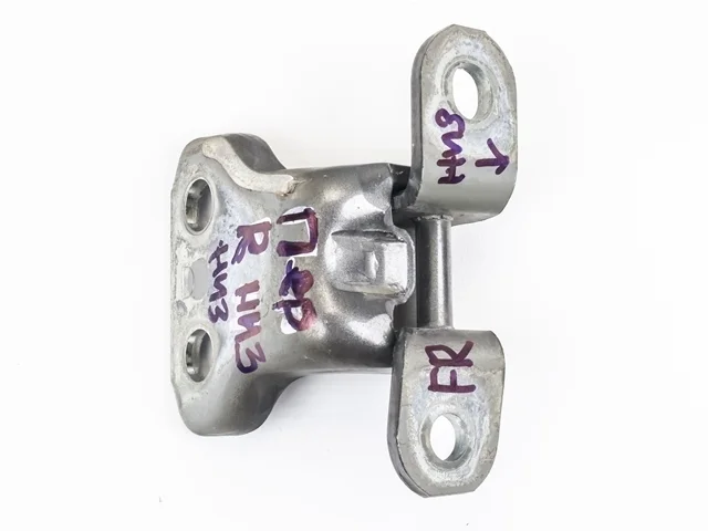 Петля двери передней правой нижняя ACV40 LEXUS ES IV 300 MCV30 2004-2006, TOYOTA CAMRY XV40 2006-2009, CAMRY XV40 2009-2011, CAMRY XV30 2001-2004