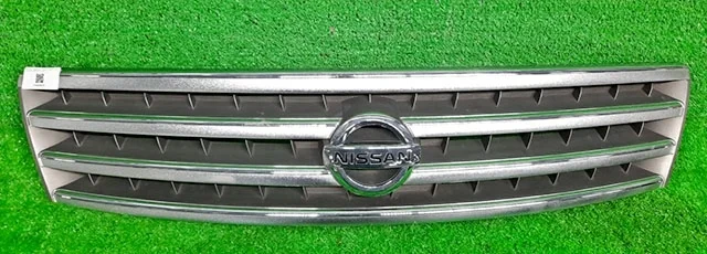 Решетка радиатора (дефект нижнего крепления) J31 NISSAN TEANA J31 2003-2005