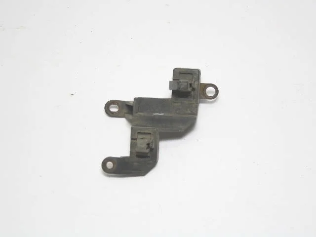 Кронштейн решетки радиатора правый P12 NISSAN PRIMERA III P12 2002-2008