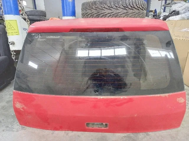 Крышка багажника (небольшая ржавчина под стеклом) MITSUBISHI LANCER IX CS 2003-2005, LANCER IX CS 2005-2010