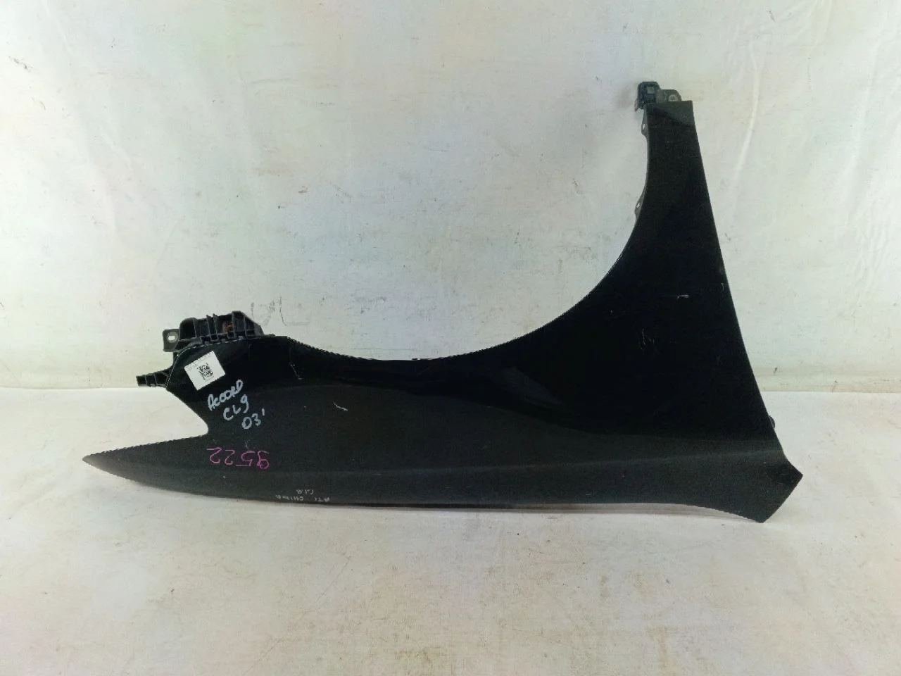 Крыло переднее правое (сколы) CL9 HONDA ACCORD VII CM / CL / CN 2002-2006, ACCORD VII CM / CL / CN 2006-2008
