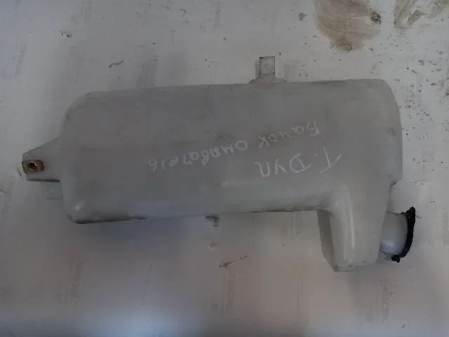 Бачок омывателя RZU300 TOYOTA DYNA VII U200 / U300 / U400 / U500 1999-2015