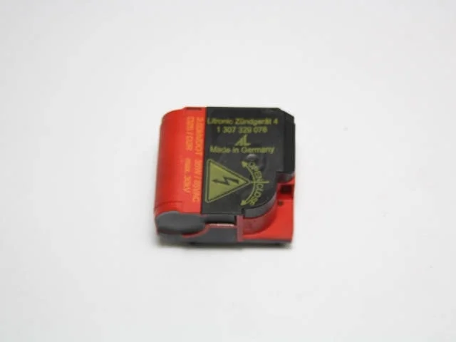Игнитор блока розжига ксенона VOLKSWAGEN JETTA V 1K2 / 1K5 2005-2011, GOLF V 1K1 / 1K5 2003-2009, TOURAN I 1T1 / 1T2 2003-2006, AUDI A3 8P 2004-2008