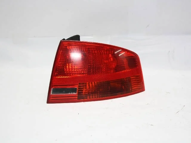 Фонарь задний правый внешний AUDI A4 B7 2004-2008