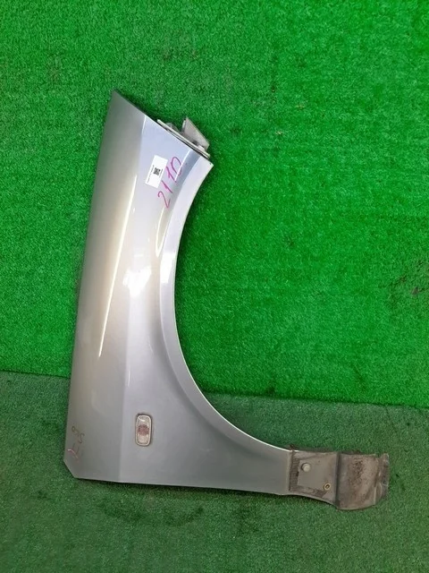 Крыло переднее правое (царапина) Y11 NISSAN WINGROAD II Y11 2001-2005