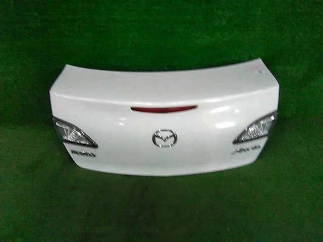 Крышка багажника (царапины) BL5FP MAZDA MAZDA 3 BL 2008-2011, MAZDA 3 BL 2011-2013, AXELA BL 2009-2011, AXELA BL 2011-2013