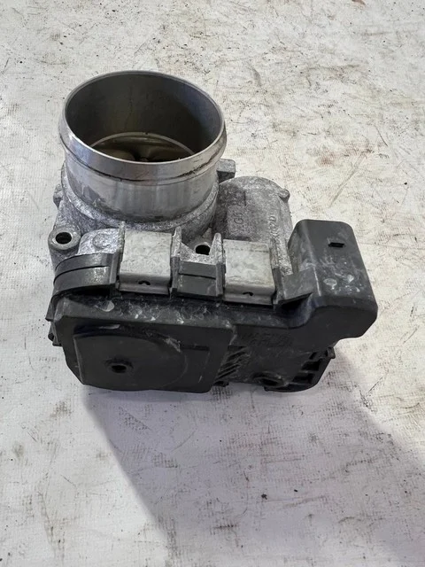 Заслонка дроссельная 137 VOLKSWAGEN JETTA V 1K2 / 1K5 2005-2011, GOLF V 1K1 / 1K5 2003-2009, SCIROCCO III 2008-2014, TOURAN I 1T1 / 1T2 2003-2006
