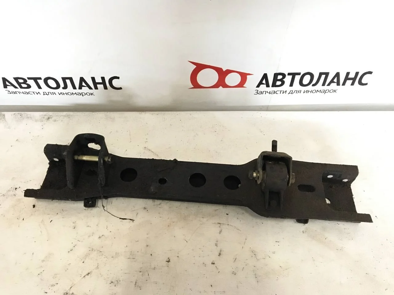Балка крепления подвески переднего редуктора V78W MITSUBISHI PAJERO III / MONTERO III V6 / V7 2000-2002, PAJERO III / MONTERO III V6 / V7 2003-2006