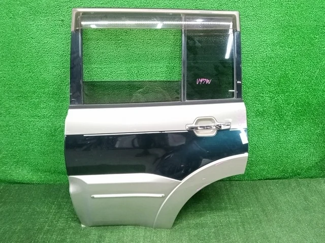 Дверь задняя левая (царапины) V97W MITSUBISHI PAJERO IV / MONTERO IV V8 / V9 2006-2011, PAJERO IV / MONTERO IV V8 / V9 2011-2014