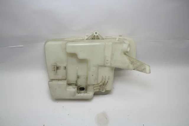 Бачок омывателя E60 BMW 6-Series E63 / E64 2003-2010, 5-Series E60 / E61 2003-2007