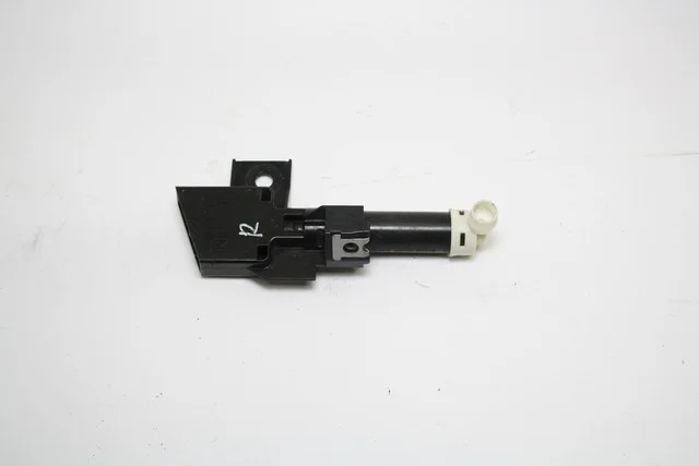 Форсунка омывателя фар правая GP7 SUBARU IMPREZA G13 / G23 2012-2016