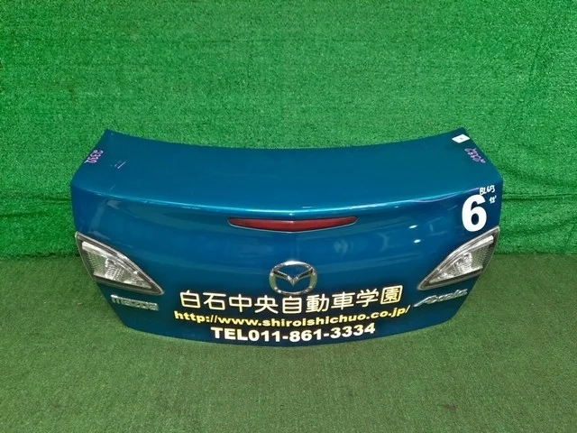 Крышка багажника (царапины) BL6FJ MAZDA MAZDA 3 BL 2008-2011, MAZDA 3 BL 2011-2013, AXELA BL 2009-2011, AXELA BL 2011-2013