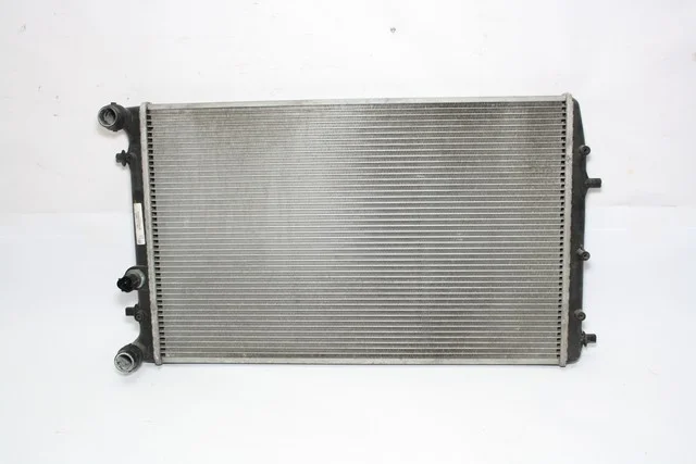 Радиатор охлаждения двигателя 9N3 SKODA FABIA I 6Y 1999-2008, FABIA II 5J 2007-2010, FABIA II 5J 2011-2015, VOLKSWAGEN POLO IV 9N1 / 9N3 2005-2009