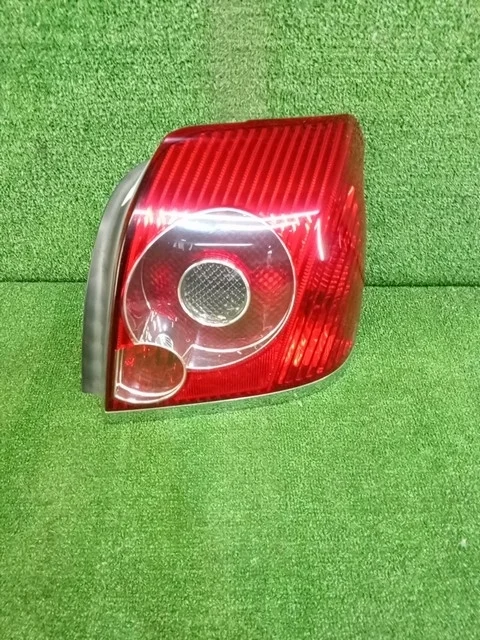 Фонарь задний правый AZT251 TOYOTA AVENSIS T250 2006-2008
