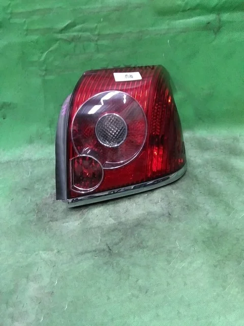 Фонарь задний правый AZT251 TOYOTA AVENSIS T250 2006-2008