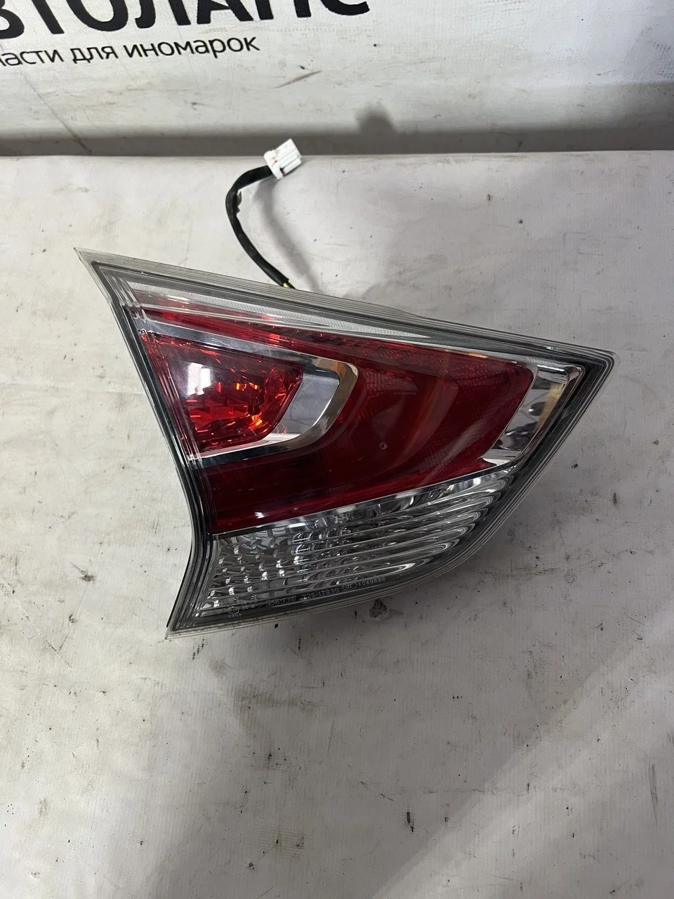 Фонарь задний левый внутренний T32 NISSAN X-TRAIL T32 2014-2019