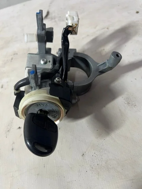 Замок зажигания V98W MITSUBISHI PAJERO IV / MONTERO IV V8 / V9 2006-2011, PAJERO IV / MONTERO IV V8 / V9 2011-2014