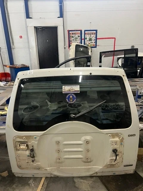 Крышка багажника (потерта) V93W MITSUBISHI PAJERO IV / MONTERO IV V8 / V9 2006-2011, PAJERO IV / MONTERO IV V8 / V9 2011-2014