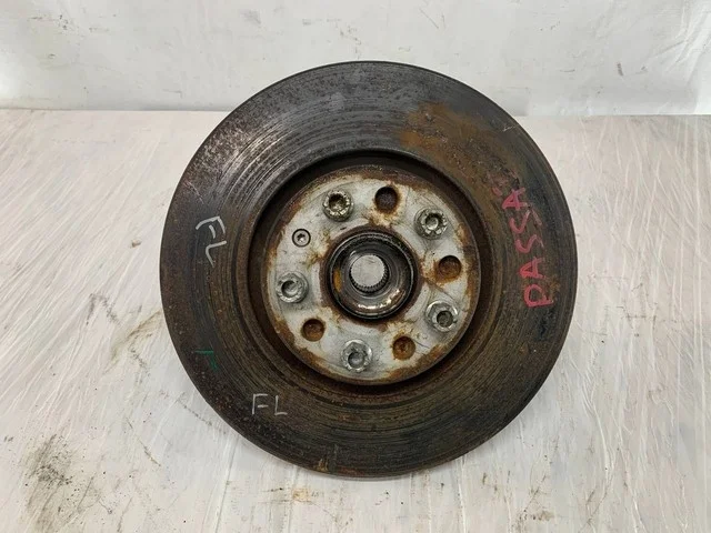 Кулак поворотный левый VOLKSWAGEN PASSAT B6 2005-2010, PASSAT B7 2011-2015, PASSAT CC 357 2008-2012, AUDI A3 8P 2004-2008, A3 8P 2008-2012