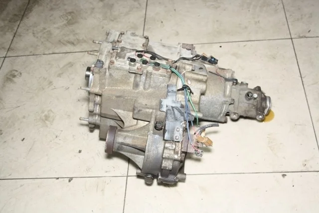 Коробка раздаточная V77W MITSUBISHI PAJERO III / MONTERO III V6 / V7 2000-2002, PAJERO III / MONTERO III V6 / V7 2003-2006