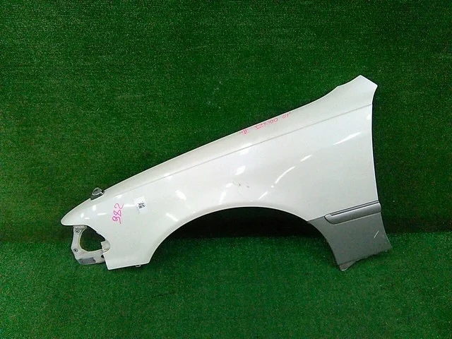 Крыло переднее левое (царапины) GX100 TOYOTA MARK II X100 1996-1998, MARK II X100 1998-2000