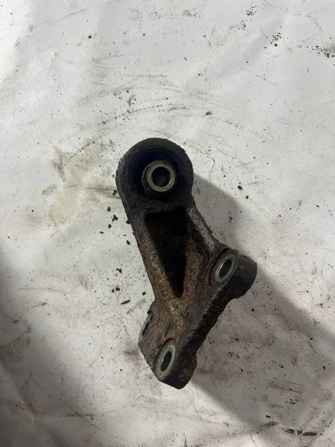 Опора заднего редуктора передняя левая CU5W MITSUBISHI OUTLANDER CU 2003-2007, AIRTREK CU 2001-2005