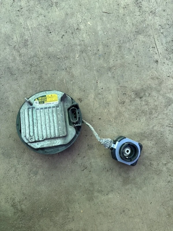 Блок розжига ксенона Toyota Camry 2012-2017 50 55