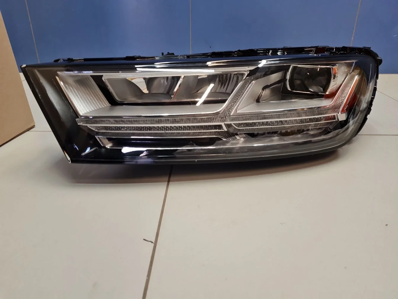 Фара левая для Audi Q7 4M 2015-