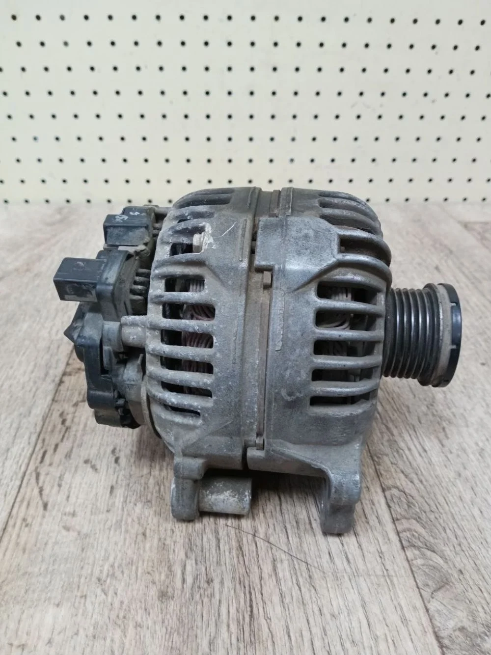 Генератор Volkswagen Polo V (2009—2015) Polo V (2009—2015) 362, 365, 3C2, 3C5, 6J1, 6J5, 6J8, 1F7, 1F8, 5P1, 5P5, 5P8, 162, 163, 1K2, AV2, AV3, AY2, 1P1, 3T4, 3T5, 521, 5M1, 137, 138, 8P1, 8PA, 542, 545, 572, 5N1, 5N2, 5P2, KG3, 1Z3, 1Z5, 933, NH1, NH3, 1T1, 1T2, 1T3, 1K1, 517, 5K1, AJ5, 5L6, 5L7, 676, 677, 5C1, 5