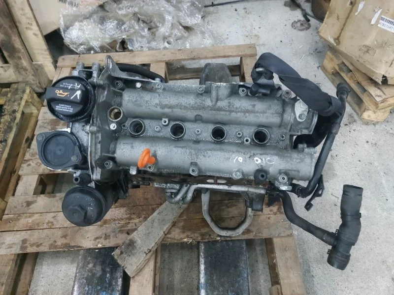 Двигатель Volkswagen Golf 5 BLF