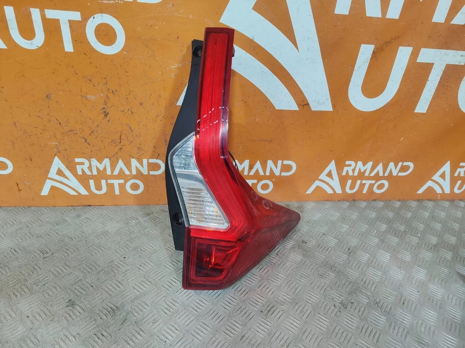 Фонарь Mitsubishi Pajero Sport 2015-2021 3
